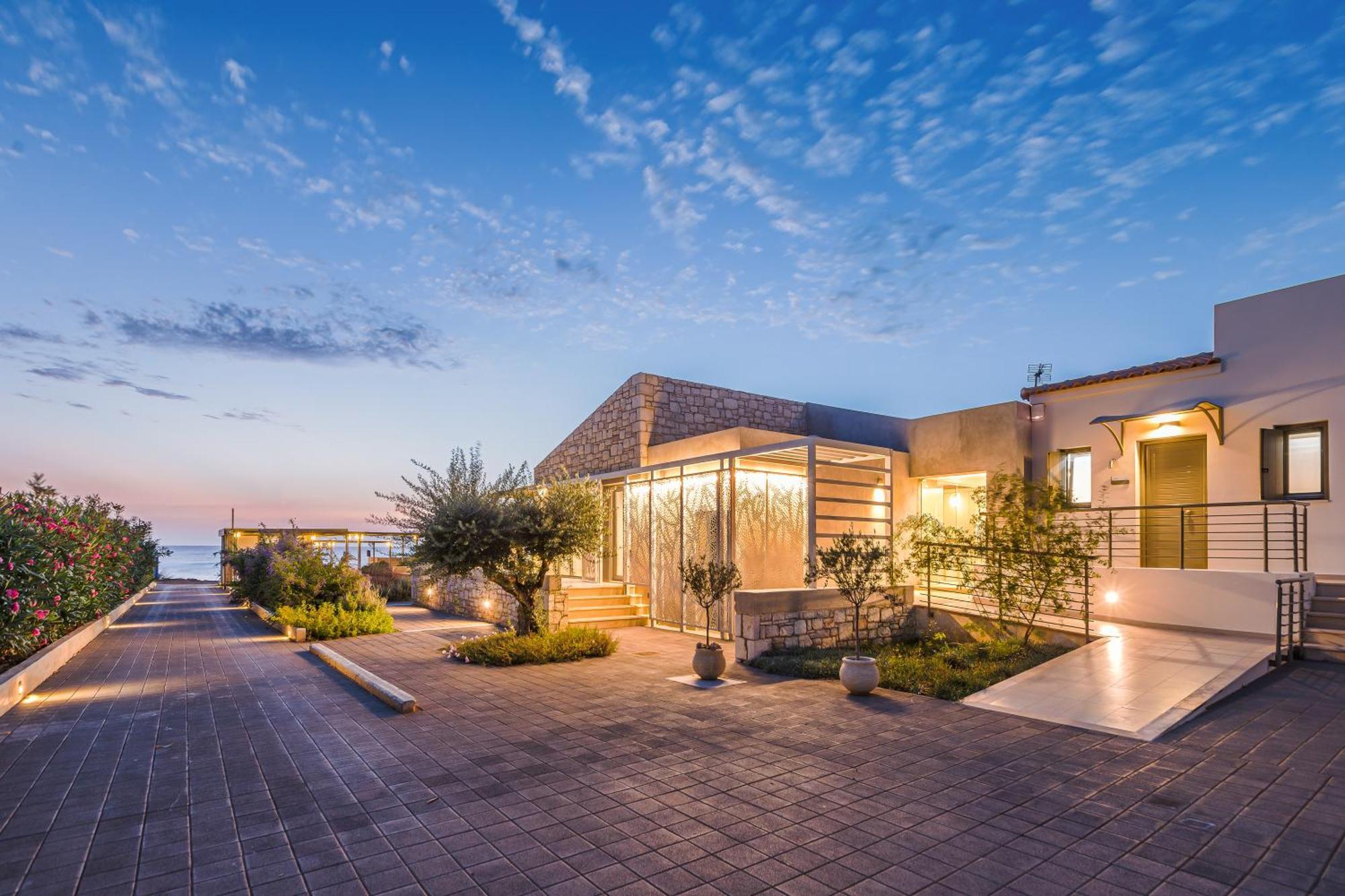 Callisto Seaside Homes & Suites Marathopoli Bagian luar foto