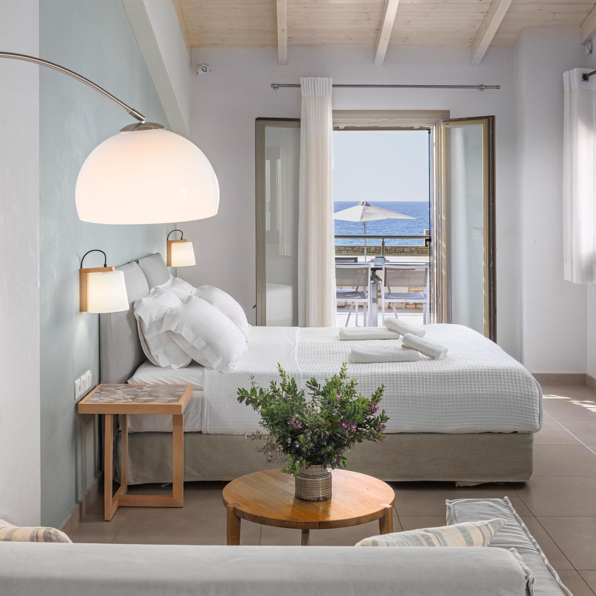 Callisto Seaside Homes & Suites Marathopoli Bagian luar foto