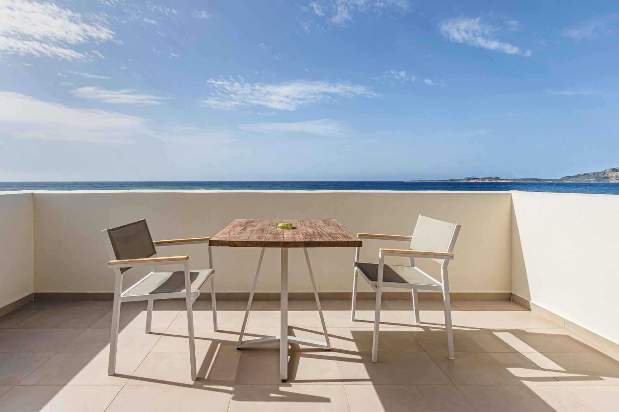 Callisto Seaside Homes & Suites Marathopoli Bagian luar foto