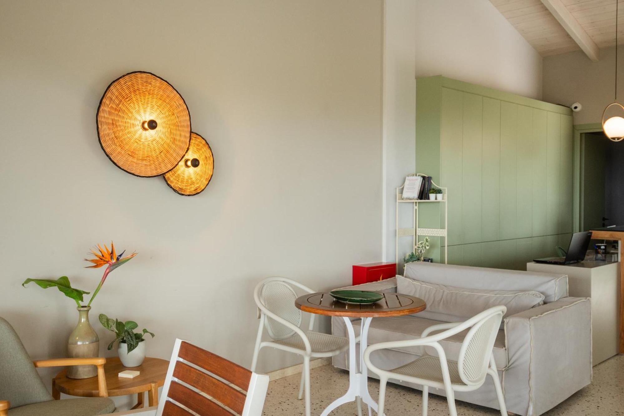 Callisto Seaside Homes & Suites Marathopoli Bagian luar foto